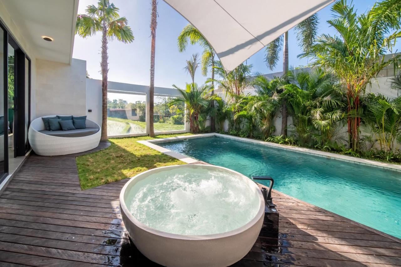 Rice Field View With Sauna Projector And Jacuzzi Unique Design Canggu Exterior foto